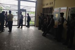Napi Tuntut Remisi, Brimob Bersenjata Lengkap Jaga Lapas