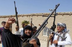 Wanita Irak Habisi Komandan...