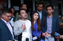 Ayu Ting Ting dan Ruben Onsu Kesal Bayinya Dijual