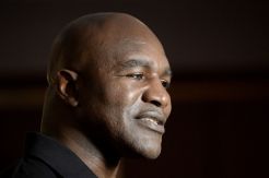 Bisikan Evander Holyfield...