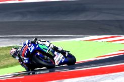 Lorenzo Rajai Sesi Latihan, Sayap Bikin Rossi Melorot