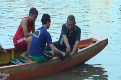 Cari Bocah Tenggelam, Warga Gelar Ritual Aneh di Sungai Cisadane