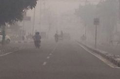 Rumah Penuh Asap, Warga Pekanbaru Bingung Harus ke Mana