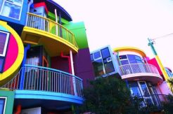 Apartemen Unik Warna-warni Hadir di Jepang