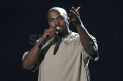 Gosipin Kanye, Siap Bayar Rp143 Miliar