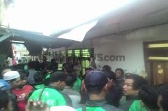 Ratusan Driver Go-Jek Padati Rumah Korban Kopaja Maut