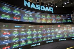 Tunggu Keputusan The Fed, Saham di AS Pilih Bermain Aman