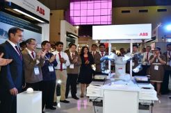 Robot YuMi Hadir di Ajang EPREI 2015 di Kemayoran