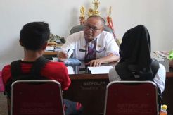 Bermesraan di Taman saat Jam Sekolah, Sepasang Pelajar Diamankan