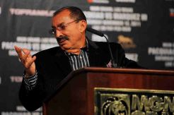 Mayweather Jr Pensiun,...