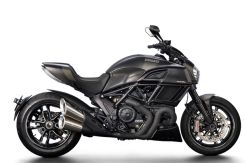 Ducati Diavel Carbon 2016 Berubah Jadi Lebih Ringan