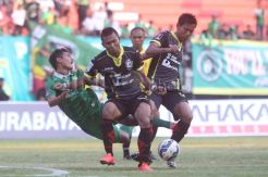 Sriwijaya FC Simulasi Cari Formasi Terbaik Lawan Persebaya United