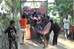 Polisi Gerebek Judi Sabung Ayam di Tengah Sawah
