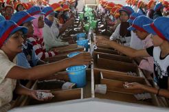 Perusahaan Rokok di Jatim PHK Puluhan Ribu Pekerja