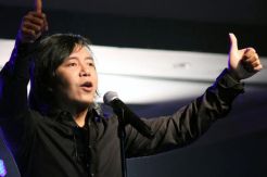 Ari Lasso Bawa Teman Spesial di Konser Dua Ruang