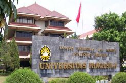 Bentrokan, Universitas...