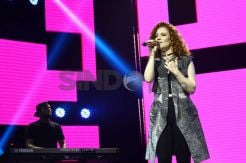 Jess Glynne Pukau Panggung Mega Konser Dunia