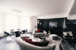 Apartemen Rasa Mecedes-Benz