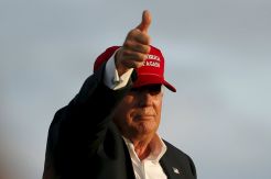 Trump: AS Harus Berhenti...