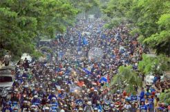 Tanpa Tiket, Bobotoh...