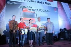 Event Truk  Campaign Naikkan Market Share Mitsubishi Fuso