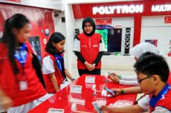 Polytron Kenalkan Teknologi lewat Smartphone Experience Center
