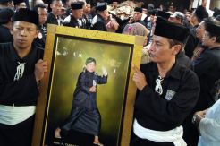 Ribuan Pesilat Antarkan Ketua Dewan PSHT ke Tempat Peristirahatan Terakhir