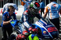Lorenzo Sentuh Rekor...