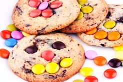 Resep Camilan: Biskuit Cokelat Warna-warni Buat Si Kecil