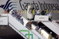 Cuaca Ekstrem, Pesawat Haji Ganti Rute