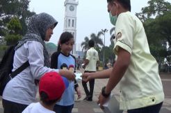 Komunitas VW Bukittinggi Bagikan Masker