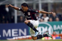 Hadapi 10 Orang, Milan Akhirnya Bisa Menang