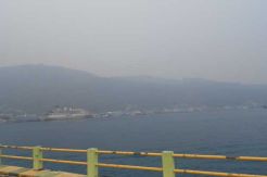 Kabut Asap Mulai Ganggu Penyeberangan di Selat Sunda