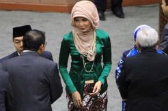Diisukan Selingkuh dengan Tentara, Arzetti Santai