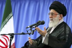 Serbuan Barang Impor AS ke Iran Bikin Khamenei Khawatir