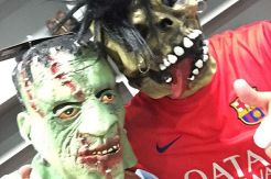 Bintang Barca Dikritik, Ganggu Jumpa Pers dengan Kostum Halloween