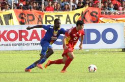 Arema Pengin Esteban Vizcarra Setajam Lancine Kone