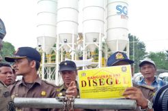 Anak Perusahaan PT Semen Gresik Disegel Satpol PP