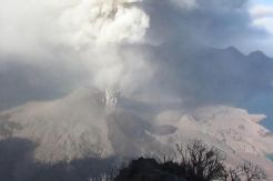 Penampakan Lava Pijar Gunung Barujari di Danau Segara Anak