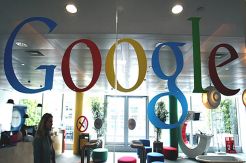 Google Berencana Produksi...
