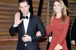 Adam Levine Beri Kejutan Romantis untuk Sang Istri