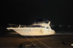 Kapal Pesiar dan Kapal Polisi Terseret Arus Sungai