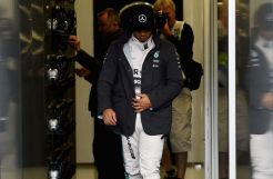 Juara Dunia F1 Terlibat Kecelakaan di Jalan Raya
