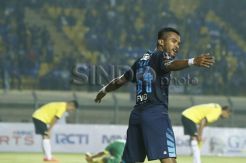 Zulham Terancam Absen 6-8 Bulan, Ini Skenario Pelatih Persib Bandung