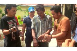 Buat Pistol Revolver Pria Ini Ditangkap