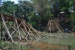 Empat Jembatan Alternatif Hanyut Terseret Arus