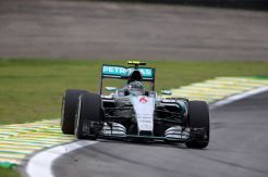 Rosberg Singkirkan Hamilton di Latihan Kedua