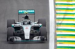 Menang di Brasil, Rosberg Kunci Status Runner Up 2015