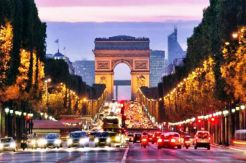 Terror Doesnt Make Indonesian Travellers Stay Away From Paris