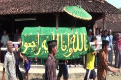 Korban Puting Beliung di Ngawi Dimakamkan